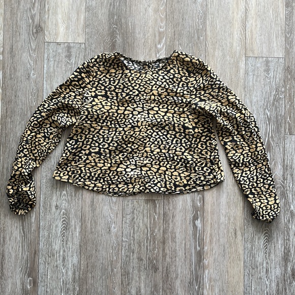 TOPSHOP Cropped Leopard Print Blouse - Picture 3 of 7